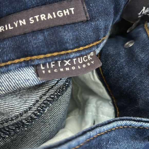NYDJ | Not Your Mothers | Marilyn Straight Jeans | LiftXTuck Technology Size 6P - Picture 10 of 11